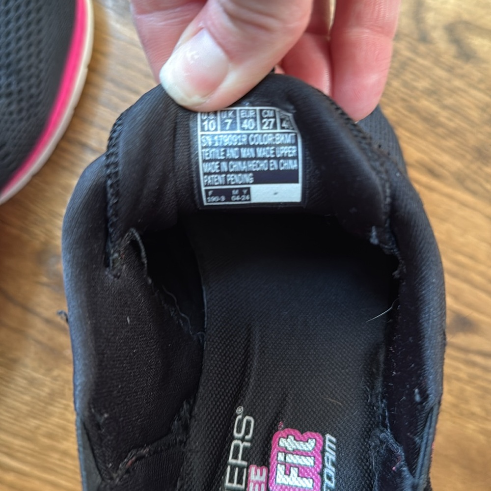 Skechers Black and Pink swift fit sneakers - Picture 3 of 6